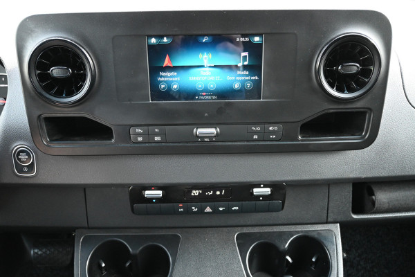 Mercedes-Benz Sprinter 317 CDI L3H2 3500 KG trekhaak, LED, Geveerde stoel
