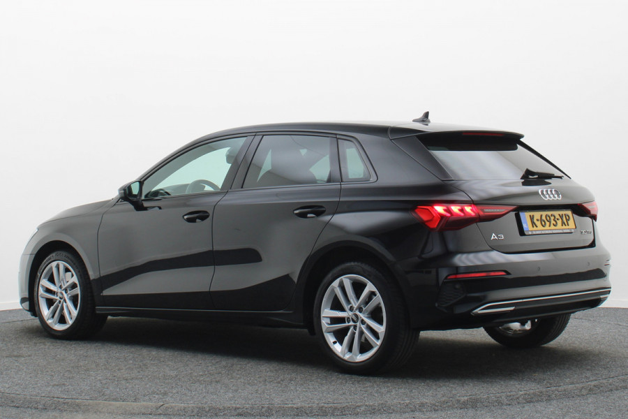Audi A3 Sportback 30 TFSI Attitude Virtual Cockpit, Sportstoelen, Apple Carplay, LED, Climate, PDC
