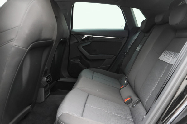 Audi A3 Sportback 30 TFSI Attitude Virtual Cockpit, Sportstoelen, Apple Carplay, LED, Climate, PDC
