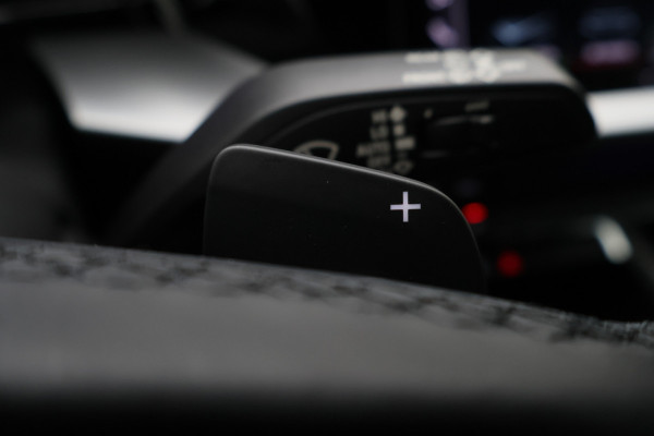 Audi A3 Sportback 30 TFSI Attitude Virtual Cockpit, Sportstoelen, Apple Carplay, LED, Climate, PDC