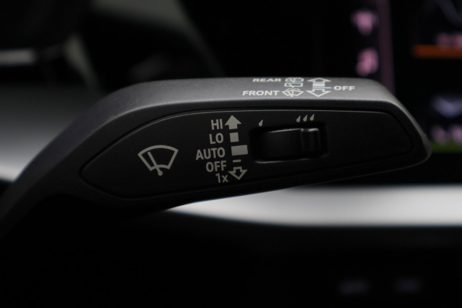 Audi A3 Sportback 30 TFSI Attitude Virtual Cockpit, Sportstoelen, Apple Carplay, LED, Climate, PDC
