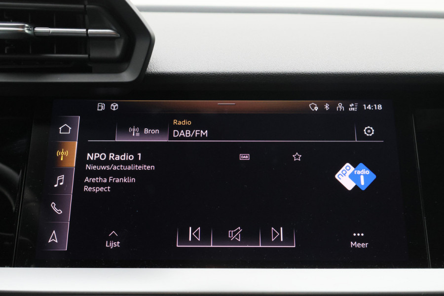 Audi A3 Sportback 30 TFSI Attitude Virtual Cockpit, Sportstoelen, Apple Carplay, LED, Climate, PDC