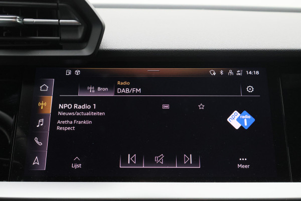 Audi A3 Sportback 30 TFSI Attitude Virtual Cockpit, Sportstoelen, Apple Carplay, LED, Climate, PDC