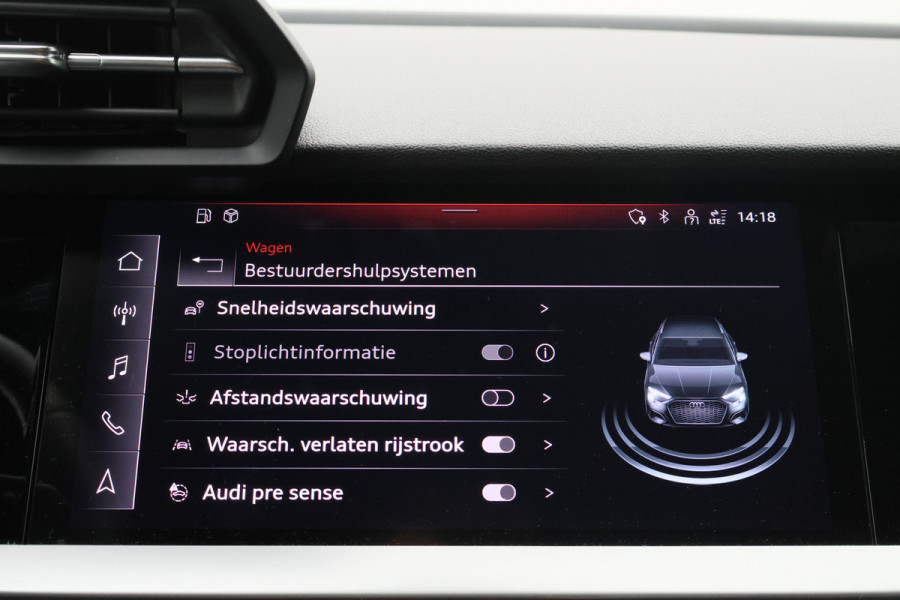 Audi A3 Sportback 30 TFSI Attitude Virtual Cockpit, Sportstoelen, Apple Carplay, LED, Climate, PDC