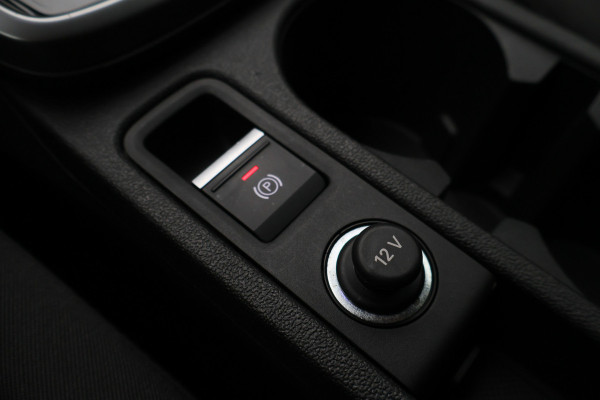 Audi A3 Sportback 30 TFSI Attitude Virtual Cockpit, Sportstoelen, Apple Carplay, LED, Climate, PDC