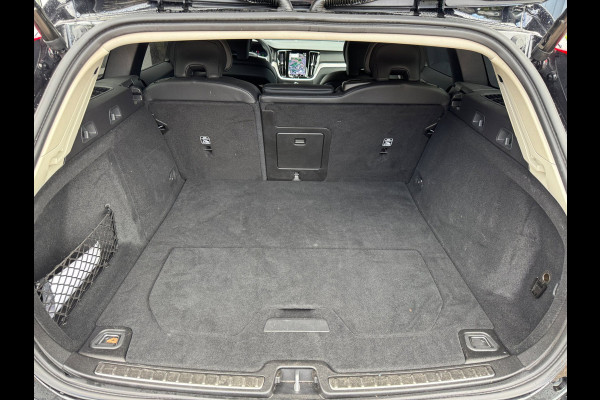 Volvo V60 2.0 T6 Plug-in hybrid AWD Ultimate Dark Long Range | Trekhaak | 100% SOH | Leder + Memory | Winter Pack