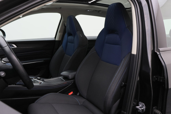 Lynk & Co 01 1.5 HEV Hybrid Panoramadak, ACC, Camera, Apple Carplay, DAB, PDC, Trekhaak, 20''