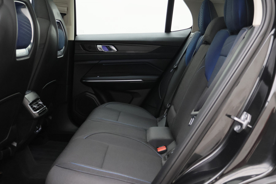 Lynk & Co 01 1.5 HEV Hybrid Panoramadak, ACC, Camera, Apple Carplay, DAB, PDC, Trekhaak, 20''
