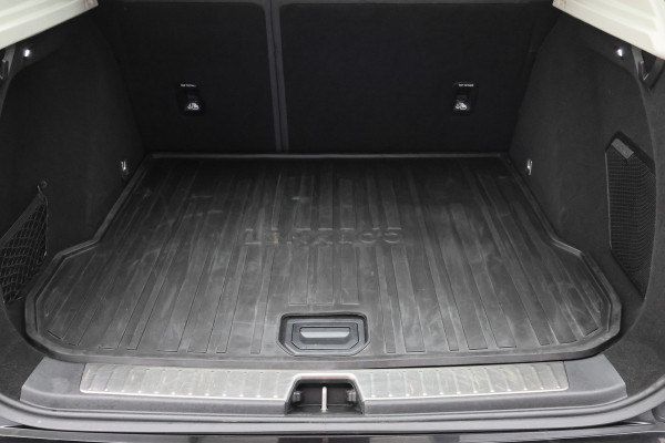 Lynk & Co 01 1.5 HEV Hybrid Panoramadak, ACC, Camera, Apple Carplay, DAB, PDC, Trekhaak, 20''