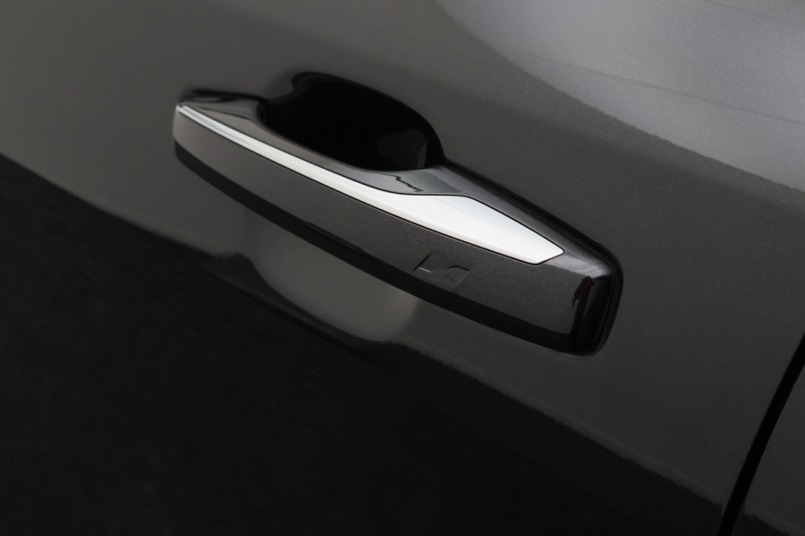 Lynk & Co 01 1.5 HEV Hybrid Panoramadak, ACC, Camera, Apple Carplay, DAB, PDC, Trekhaak, 20''