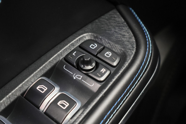 Lynk & Co 01 1.5 HEV Hybrid Panoramadak, ACC, Camera, Apple Carplay, DAB, PDC, Trekhaak, 20''