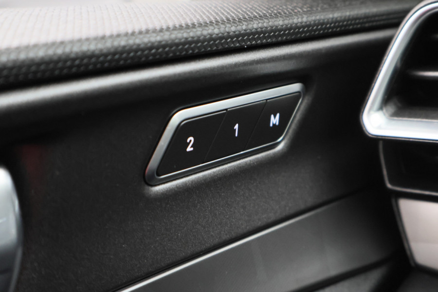 Lynk & Co 01 1.5 HEV Hybrid Panoramadak, ACC, Camera, Apple Carplay, DAB, PDC, Trekhaak, 20''