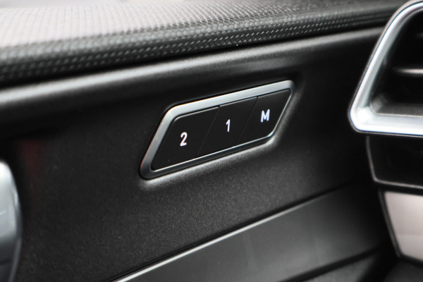 Lynk & Co 01 1.5 HEV Hybrid Panoramadak, ACC, Camera, Apple Carplay, DAB, PDC, Trekhaak, 20''