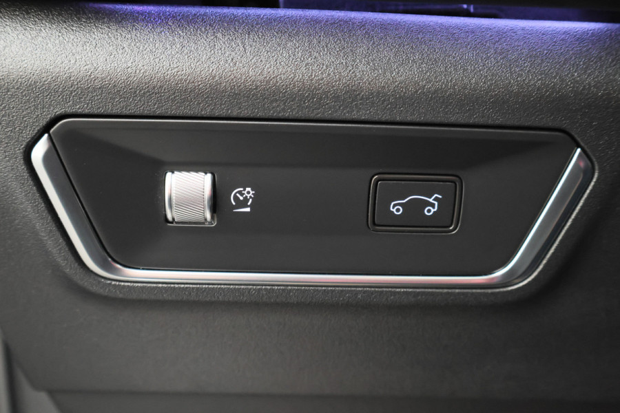 Lynk & Co 01 1.5 HEV Hybrid Panoramadak, ACC, Camera, Apple Carplay, DAB, PDC, Trekhaak, 20''