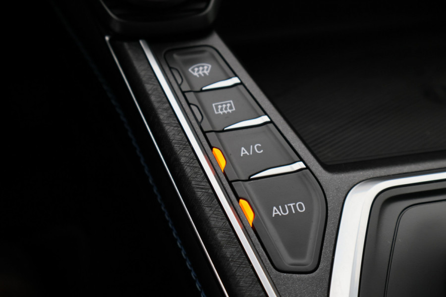 Lynk & Co 01 1.5 HEV Hybrid Panoramadak, ACC, Camera, Apple Carplay, DAB, PDC, Trekhaak, 20''