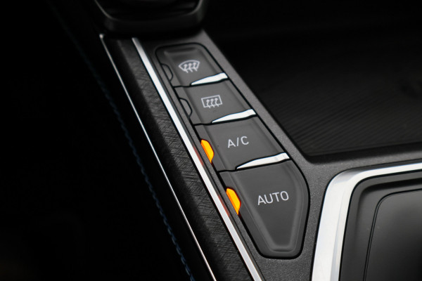 Lynk & Co 01 1.5 HEV Hybrid Panoramadak, ACC, Camera, Apple Carplay, DAB, PDC, Trekhaak, 20''