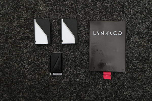 Lynk & Co 01 1.5 HEV Hybrid Panoramadak, ACC, Camera, Apple Carplay, DAB, PDC, Trekhaak, 20''