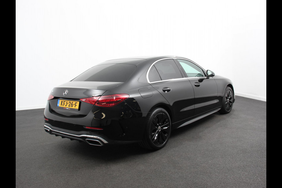Mercedes-Benz C-Klasse 300e AMG Line sedan Automaat | Climate control | Adaptieve cruise control | Parkeersensoren | Achteruitrijcamera | Sfeerverlichting | Stoelverwarming | Keyless | LED | Navigatie