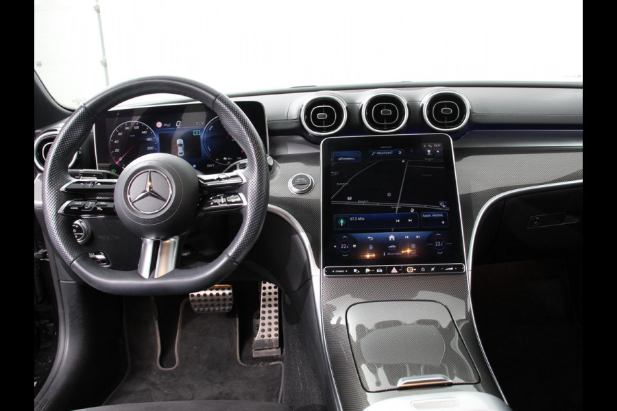 Mercedes-Benz C-Klasse 300e AMG Line sedan Automaat | Climate control | Adaptieve cruise control | Parkeersensoren | Achteruitrijcamera | Sfeerverlichting | Stoelverwarming | Keyless | LED | Navigatie