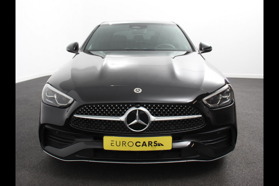 Mercedes-Benz C-Klasse 300e AMG Line sedan Automaat | Climate control | Adaptieve cruise control | Parkeersensoren | Achteruitrijcamera | Sfeerverlichting | Stoelverwarming | Keyless | LED | Navigatie