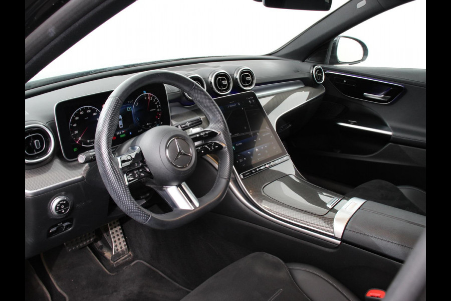 Mercedes-Benz C-Klasse 300e AMG Line sedan Automaat | Climate control | Adaptieve cruise control | Parkeersensoren | Achteruitrijcamera | Sfeerverlichting | Stoelverwarming | Keyless | LED | Navigatie