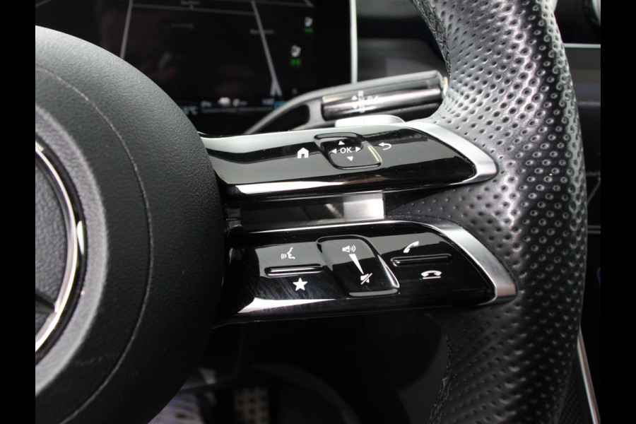 Mercedes-Benz C-Klasse 300e AMG Line sedan Automaat | Climate control | Adaptieve cruise control | Parkeersensoren | Achteruitrijcamera | Sfeerverlichting | Stoelverwarming | Keyless | LED | Navigatie