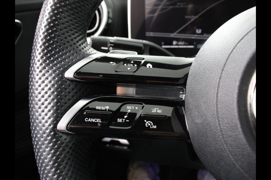 Mercedes-Benz C-Klasse 300e AMG Line sedan Automaat | Climate control | Adaptieve cruise control | Parkeersensoren | Achteruitrijcamera | Sfeerverlichting | Stoelverwarming | Keyless | LED | Navigatie