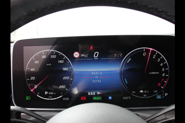Mercedes-Benz C-Klasse 300e AMG Line sedan Automaat | Climate control | Adaptieve cruise control | Parkeersensoren | Achteruitrijcamera | Sfeerverlichting | Stoelverwarming | Keyless | LED | Navigatie