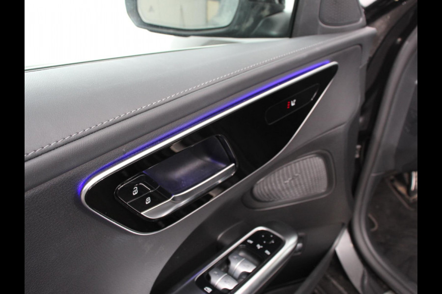 Mercedes-Benz C-Klasse 300e AMG Line sedan Automaat | Climate control | Adaptieve cruise control | Parkeersensoren | Achteruitrijcamera | Sfeerverlichting | Stoelverwarming | Keyless | LED | Navigatie