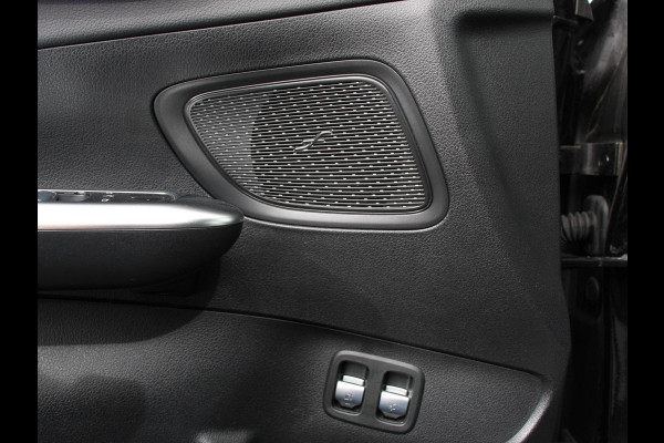 Mercedes-Benz C-Klasse 300e AMG Line sedan Automaat | Climate control | Adaptieve cruise control | Parkeersensoren | Achteruitrijcamera | Sfeerverlichting | Stoelverwarming | Keyless | LED | Navigatie