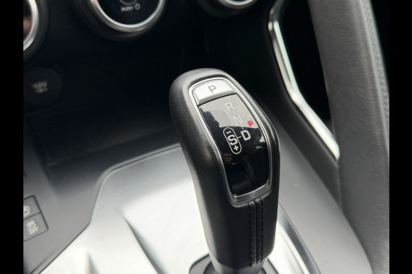 Jaguar E-Pace 2.0 P200 AWD R-Dyn Automaat Cruise Stoel/Stuur Verwarming Bluetooth Clima