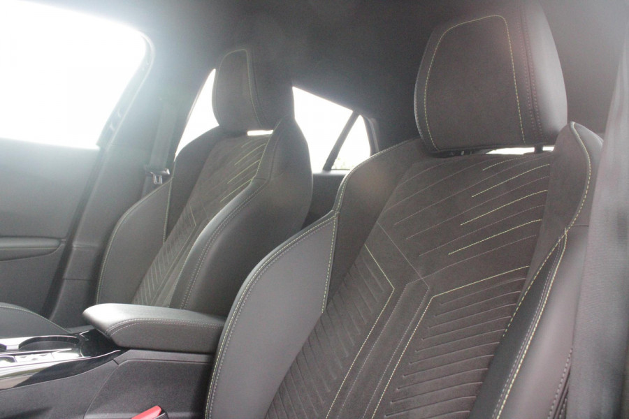 Peugeot 2008 1.2 Hybrid 145PK AUTOMAAT GT | ELEKTRISCH BEDIENBARE BESTUURDERSSTOEL | NAVIGATIE | FULL LED KOPLAMPEN | DRAADLOZE APPLE CARPLAY/ANDROID AUTO | ADAPTIVE CRUISE CONTROL | CAMERA VOOR + ACHTER | CLIMATE CONTROL | LICHTMETALEN VELGEN 17" | KEYLESS ENTRY/START | DAB+ RADIO | ALCANTARA/LEDEREN BEKLEDING  | DODEHOEK DETECTIE | PARKEERSENSOREN VOOR + ACHTER | STOEL VERWARMING | DRAADLOZE TELEFOONLADER |