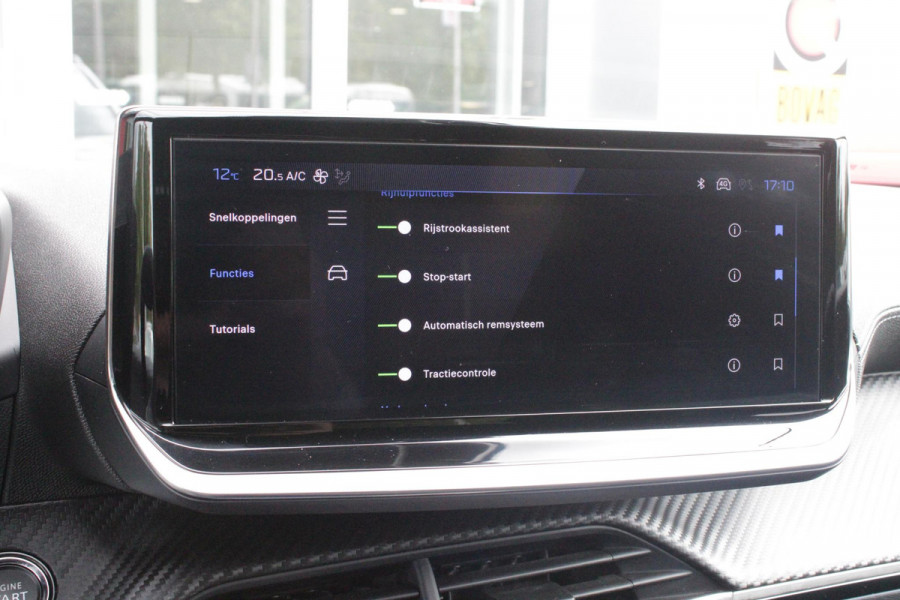 Peugeot 2008 1.2 Hybrid 145PK AUTOMAAT GT | ELEKTRISCH BEDIENBARE BESTUURDERSSTOEL | NAVIGATIE | FULL LED KOPLAMPEN | DRAADLOZE APPLE CARPLAY/ANDROID AUTO | ADAPTIVE CRUISE CONTROL | CAMERA VOOR + ACHTER | CLIMATE CONTROL | LICHTMETALEN VELGEN 17" | KEYLESS ENTRY/START | DAB+ RADIO | ALCANTARA/LEDEREN BEKLEDING  | DODEHOEK DETECTIE | PARKEERSENSOREN VOOR + ACHTER | STOEL VERWARMING | DRAADLOZE TELEFOONLADER |