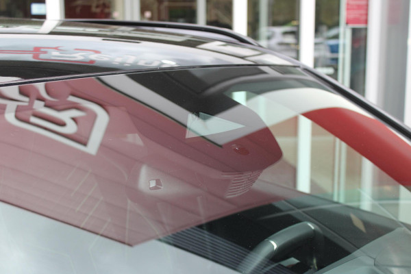 Peugeot 2008 1.2 Hybrid 145PK AUTOMAAT GT | ELEKTRISCH BEDIENBARE BESTUURDERSSTOEL | NAVIGATIE | FULL LED KOPLAMPEN | DRAADLOZE APPLE CARPLAY/ANDROID AUTO | ADAPTIVE CRUISE CONTROL | CAMERA VOOR + ACHTER | CLIMATE CONTROL | LICHTMETALEN VELGEN 17" | KEYLESS ENTRY/START | DAB+ RADIO | ALCANTARA/LEDEREN BEKLEDING  | DODEHOEK DETECTIE | PARKEERSENSOREN VOOR + ACHTER | STOEL VERWARMING | DRAADLOZE TELEFOONLADER |