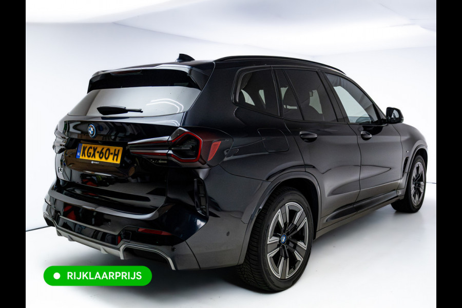 BMW iX3 M-Sport High Executive 80 kWh | Pano | Leder | Led | Shadowline | Stoelverwarming | Camera | Carbon black metallic, 460 km WLTP