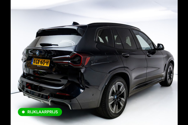 BMW iX3 M-Sport High Executive 80 kWh | Pano | Leder | Led | Shadowline | Stoelverwarming | Camera | Carbon black metallic, 460 km WLTP