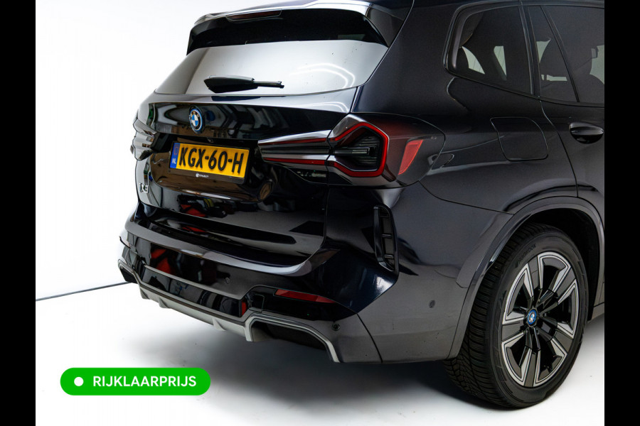 BMW iX3 M-Sport High Executive 80 kWh | Pano | Leder | Led | Shadowline | Stoelverwarming | Camera | Carbon black metallic, 460 km WLTP