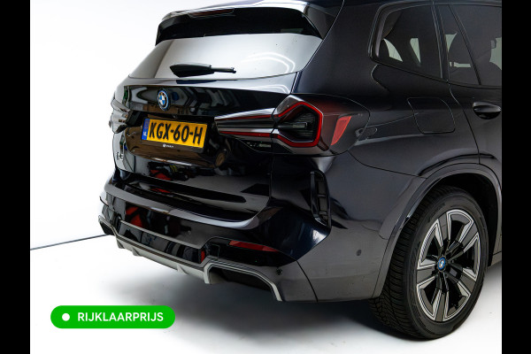 BMW iX3 M-Sport High Executive 80 kWh | Pano | Leder | Led | Shadowline | Stoelverwarming | Camera | Carbon black metallic, 460 km WLTP