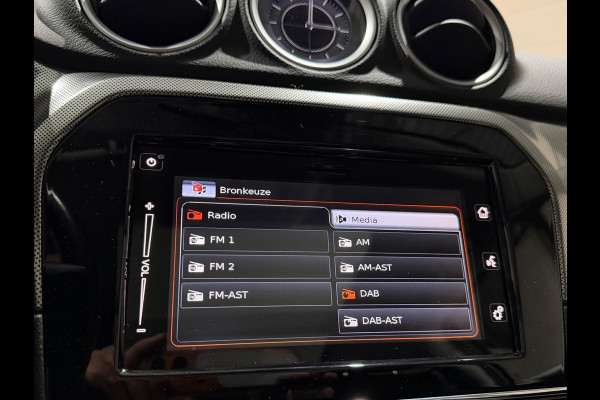 Suzuki Vitara 1.4 automaat Style Smart Hybrid, 1e eigenaar, 2-Tone, Panoramadak/schuifdak, CarPlay