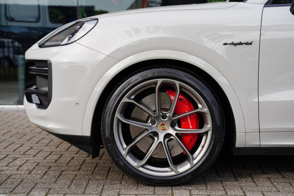 Porsche Cayenne 4.0 Turbo S E-Hybrid / Achteras Besturing / PDCC