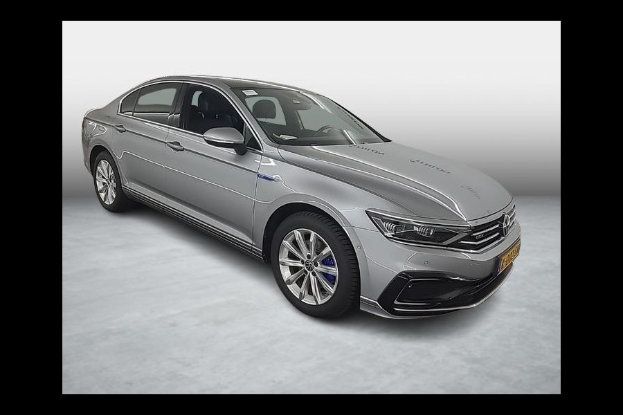 Volkswagen Passat 1.4 TSI PHEV GTE Business | Plug-in Hybride | Panoramadak | Head-up | Nederlandse auto origineel 10.000km | Trekhaak |