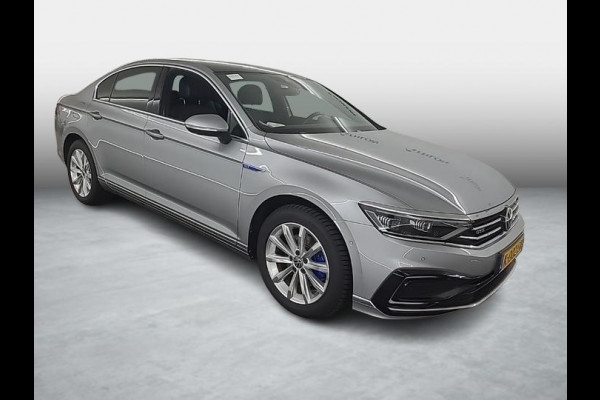 Volkswagen Passat 1.4 TSI PHEV GTE Business | Plug-in Hybride | Panoramadak | Head-up | Nederlandse auto origineel 10.000km | Trekhaak |