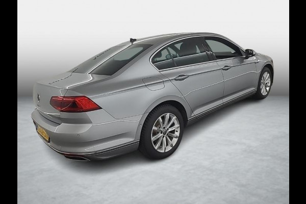 Volkswagen Passat 1.4 TSI PHEV GTE Business | Plug-in Hybride | Panoramadak | Head-up | Nederlandse auto origineel 10.000km | Trekhaak |