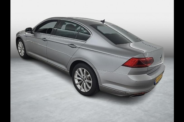 Volkswagen Passat 1.4 TSI PHEV GTE Business | Plug-in Hybride | Panoramadak | Head-up | Nederlandse auto origineel 10.000km | Trekhaak |