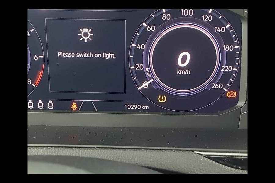 Volkswagen Passat 1.4 TSI PHEV GTE Business | Plug-in Hybride | Panoramadak | Head-up | Nederlandse auto origineel 10.000km | Trekhaak |