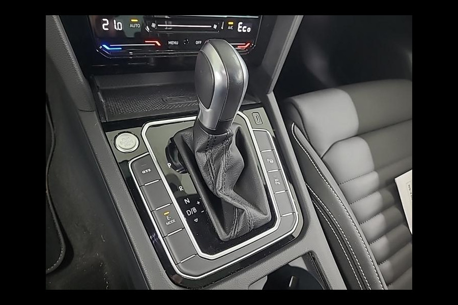 Volkswagen Passat 1.4 TSI PHEV GTE Business | Plug-in Hybride | Panoramadak | Head-up | Nederlandse auto origineel 10.000km | Trekhaak |