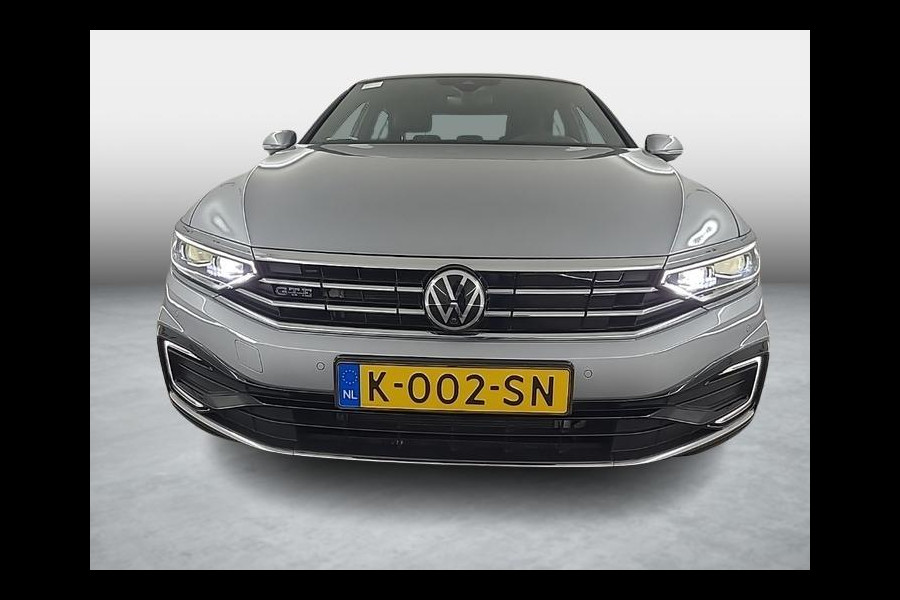 Volkswagen Passat 1.4 TSI PHEV GTE Business | Plug-in Hybride | Panoramadak | Head-up | Nederlandse auto origineel 10.000km | Trekhaak |
