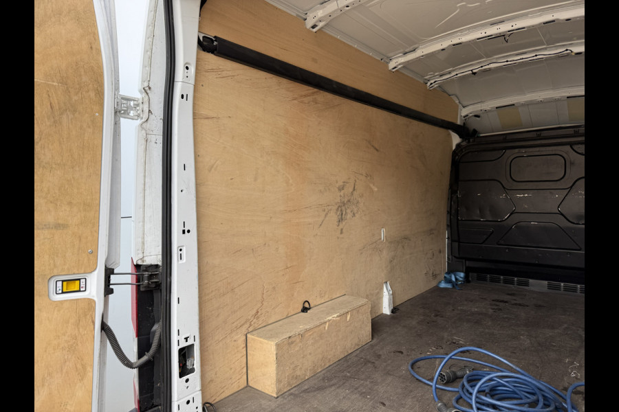 Ford E-Transit 68kWh 184PK L3H3 317km WLTP 96% (SOH) BEV Snelladen Camera Cruise control Climate control Carplay Navigatie Laadkabel Parkeersensoren