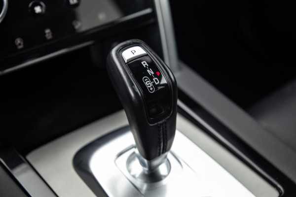 Land Rover Discovery Sport P300e Aut. AWD R-Dynamic CARPLAY / LEER / DEALER ONDERHOUDEN / CAMERA