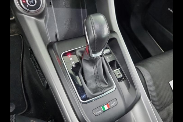 Alfa Romeo Tonale 1.3T PHEV Edizione Speciale | 280PK | Winterpakket | NL-Auto | Camera |
